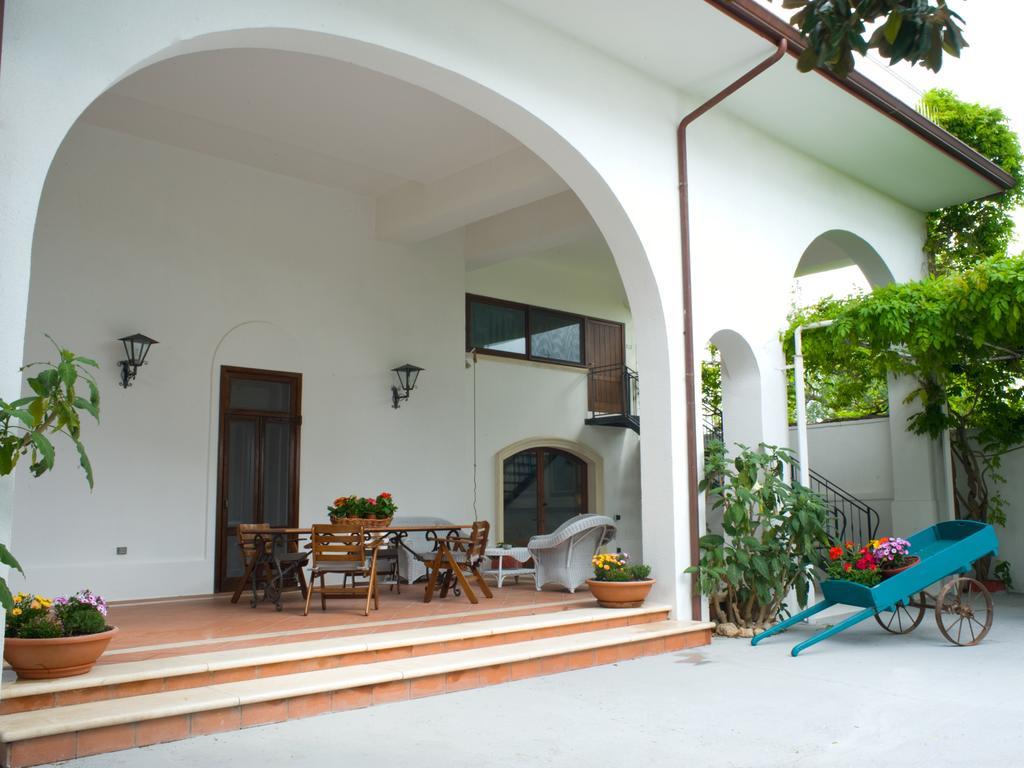 Borgo Fiore Country House Саличе-Салентино Экстерьер фото